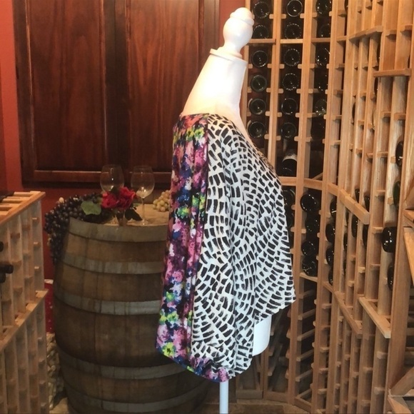 MATERIAL GIRL  Fun & Vibrant Print Crop Top Size XS - Picture 3 of 6